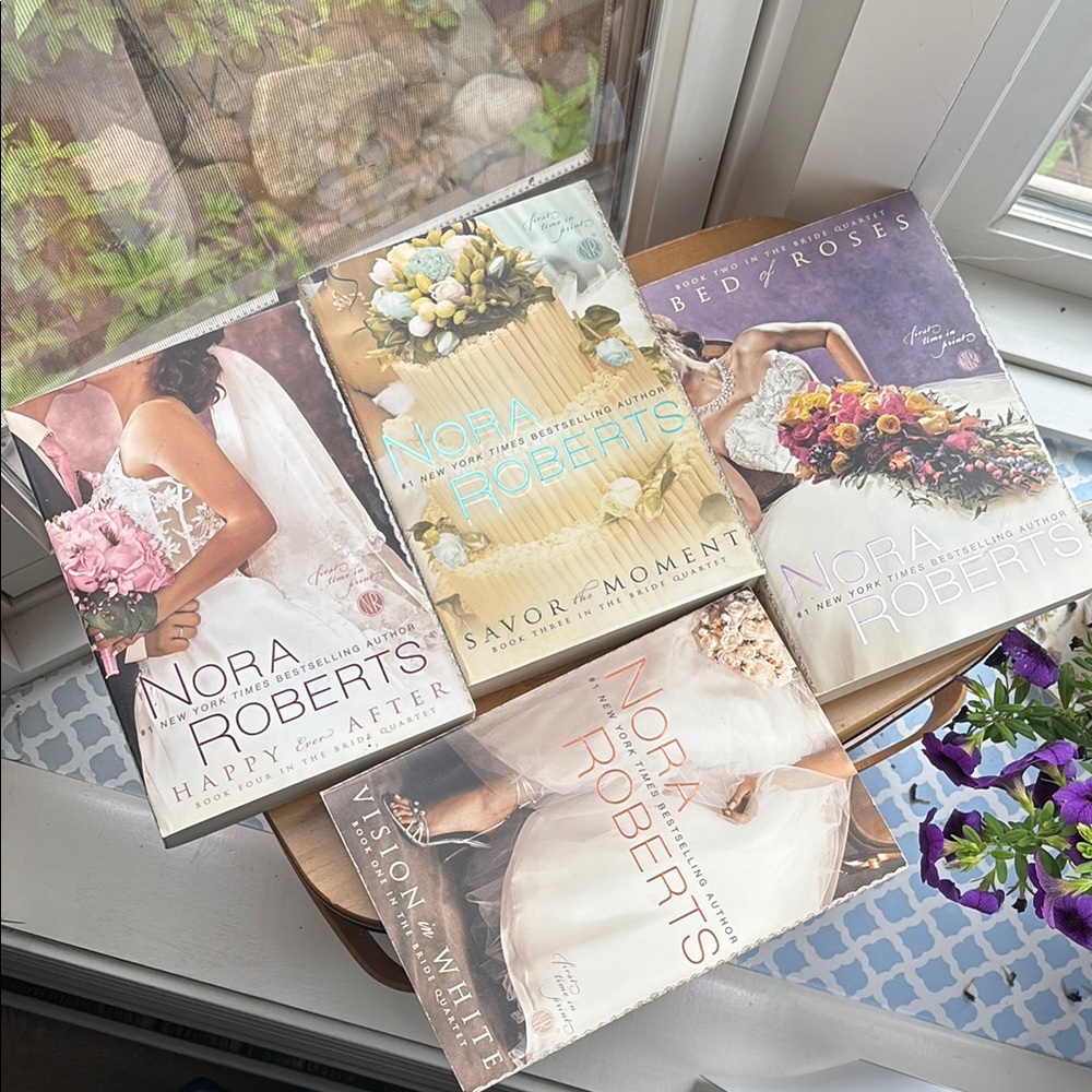 4 Book Set - Nora Roberts - Happily Ever After Series